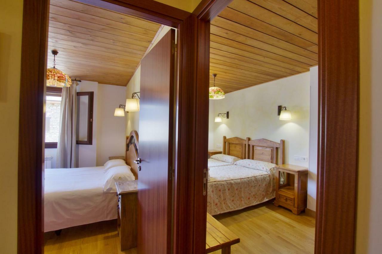 Apartaments La Peguera II Barruera Bagian luar foto